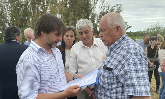 Lacalle dijo que habrá “novedades” para los comerciantes del litoral que le reclamaron por el contrabando