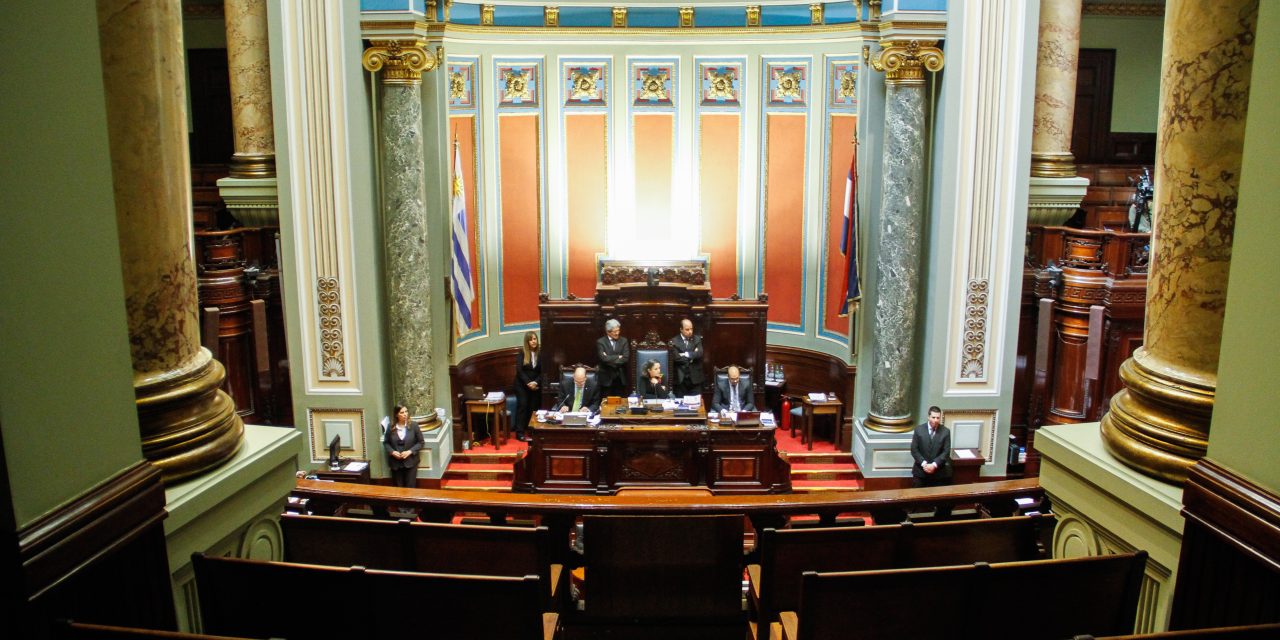Por unanimidad el Senado votó la expulsión de Penadés amparados en el artículo 115