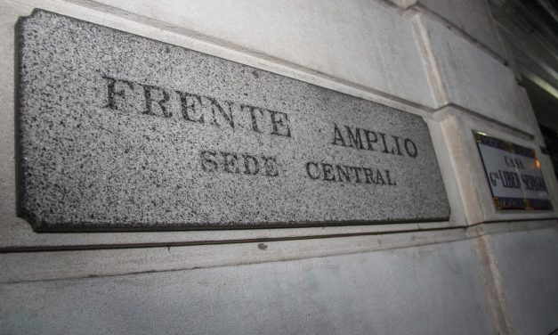 Frente Amplio emitió nuevo comunicado donde sí condena a Hamás