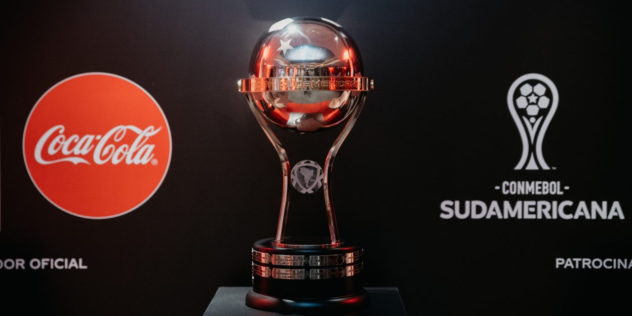 Coca-Cola presentó en Uruguay el trofeo oficial de la Conmebol Sudamericana