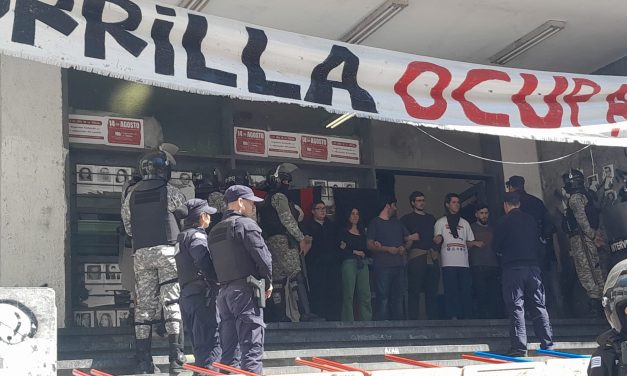 Tensión en el Liceo Zorrilla: la Policía desactivó ocupación estudiantil