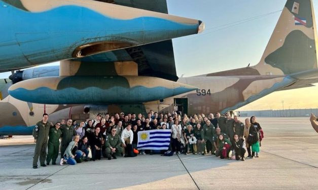 Uruguayos evacuados de Tel Aviv en avión Hércules de la Fuerza Aérea lograron llegar a España