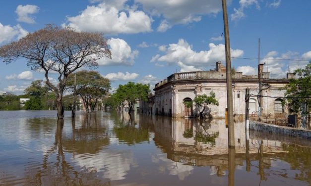 Bajó la cantidad de desplazados pero el río Uruguay mantiene leve ascenso en Salto y Paysandú