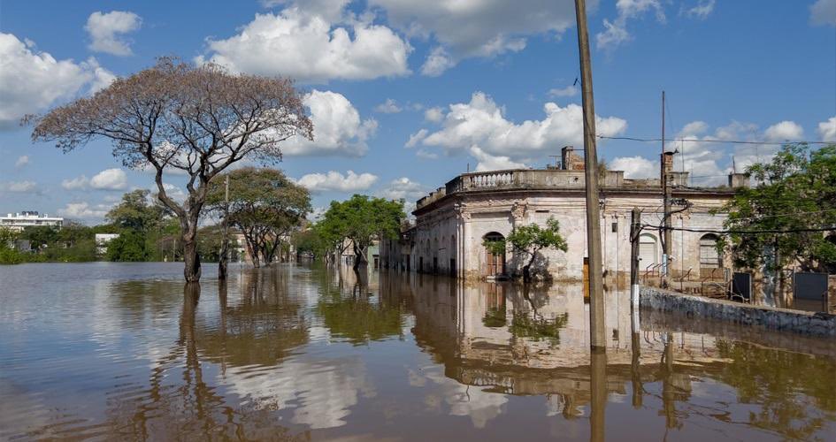 Bajó la cantidad de desplazados pero el río Uruguay mantiene leve ascenso en Salto y Paysandú