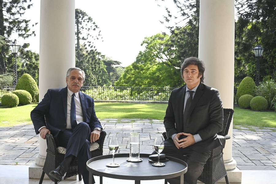 Milei y Alberto Fernández se reunieron en la Quinta de Olivos para iniciar la transición de gobierno