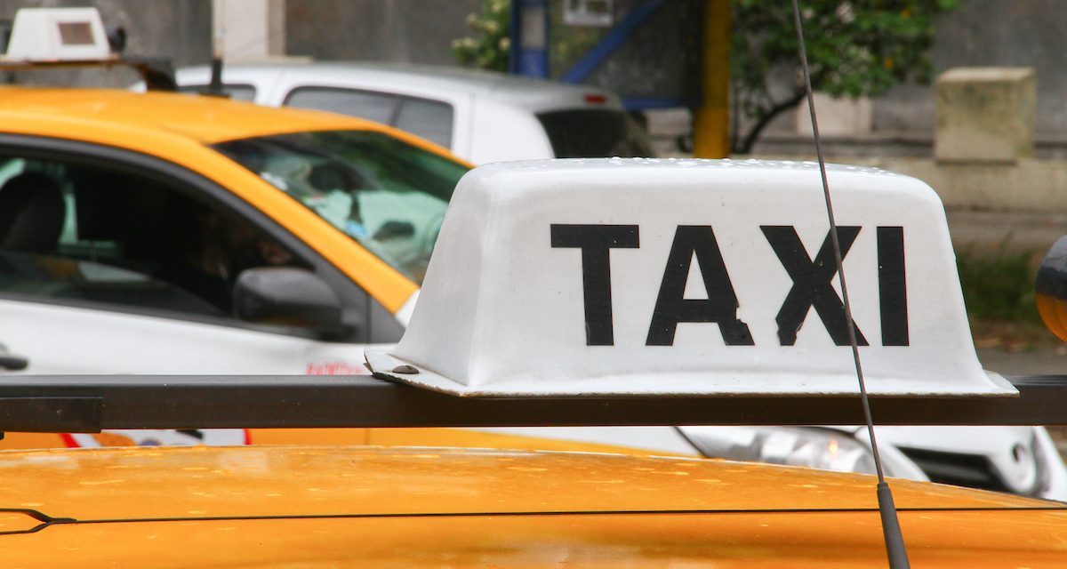 Paro parcial de taxis este sábado por “acto homenaje” por los 30 años de la mampara