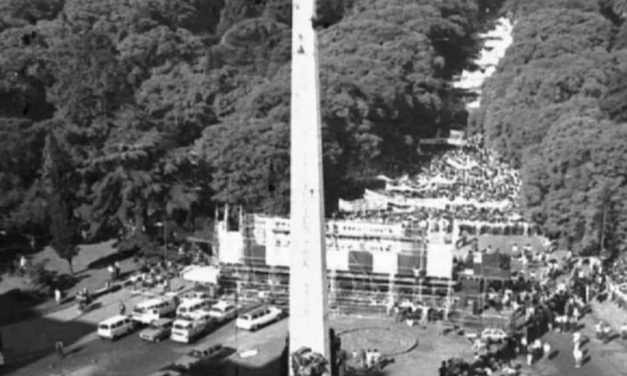 Columna de Historia: A 40 años del acto del Obelisco