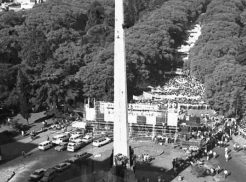 Columna de Historia: A 40 años del acto del Obelisco