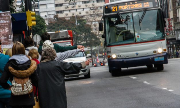 El transporte público retomará su actividad en la madrugada de este martes