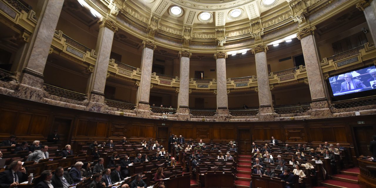 Asamblea General mantuvo el veto parcial de Lacalle a ley para extrabajadores de Casa de Galicia