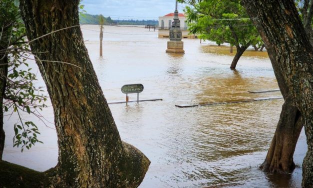 Río Uruguay sigue bajando y se inició el operativo retorno para más de 3.500 desplazados