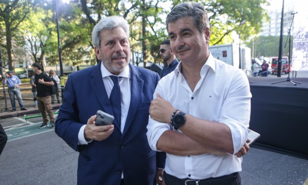 El colorado Acosta y Lara se la juega a ser el Milei uruguayo para remontar en las encuestas