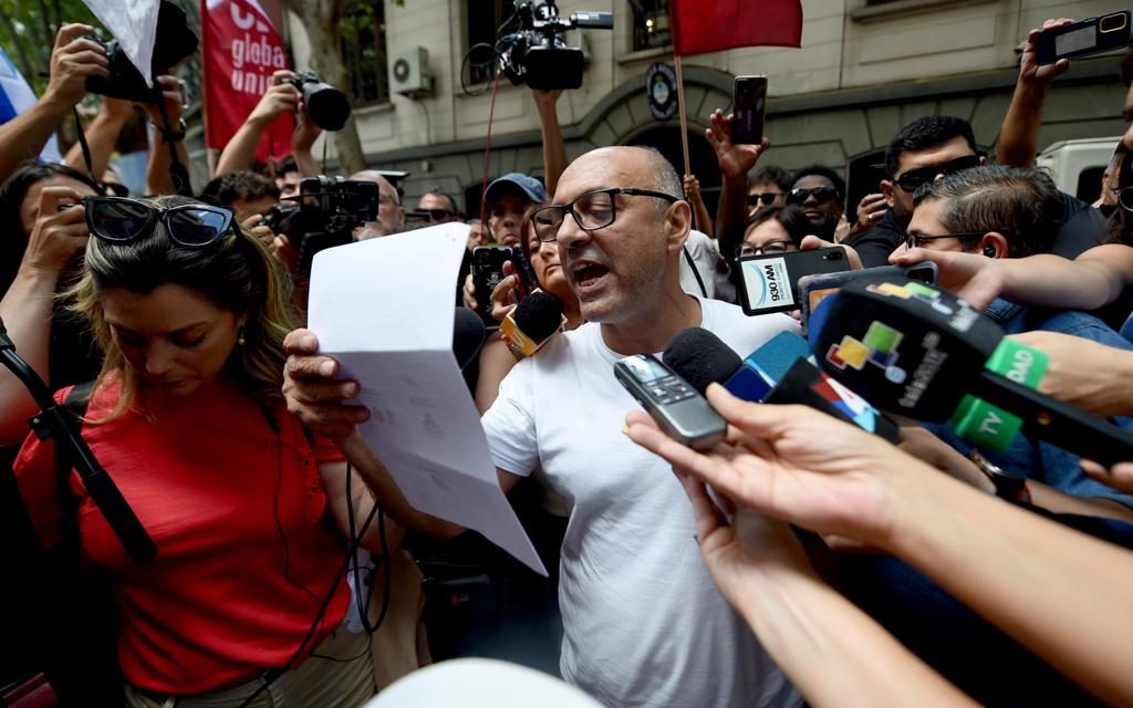 Pit-Cnt calificó de “antidemocráticas” las medidas de Milei, en solidaridad con sindicatos argentinos
