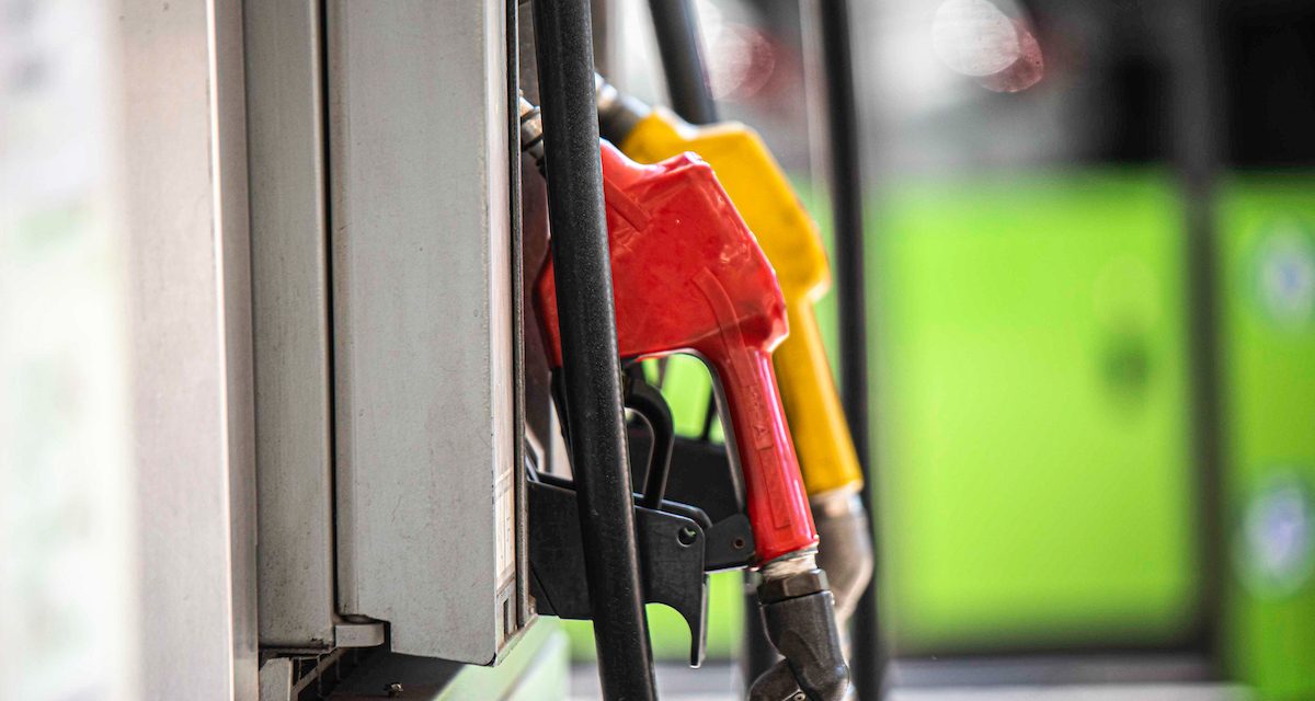Suben los combustibles en marzo: nafta y gasoil aumentan $1 y el supergas $4