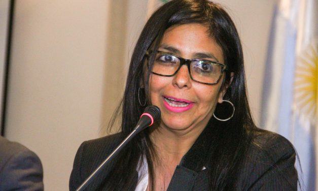Vicepresidenta de Venezuela insultó a Lacalle y desató críticas de blancos.