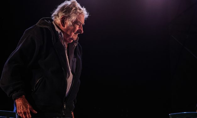 El expresidente José Mujica informó que tiene un tumor en el esófago