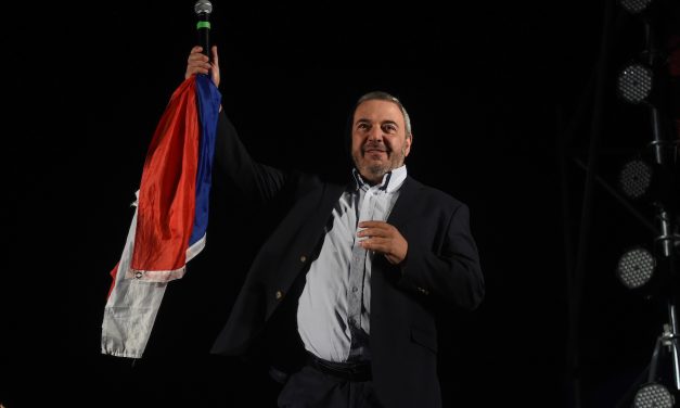 Faltan detalles para que Bergara baje su precandidatura por el FA