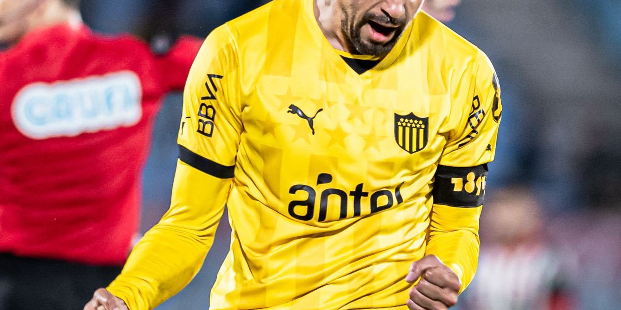 Peñarol remontó un partido bravo y sacó 8 de ventaja en la Anual