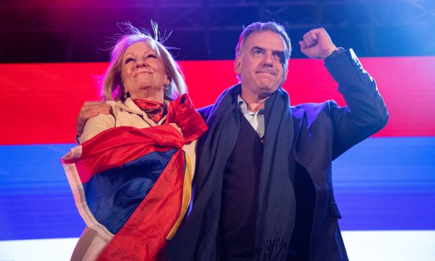 Este lunes Yamandú Orsi y Carolina Cosse realizarán un acto en Buenos Aires