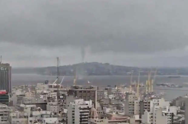 Tromba marina se registró este viernes en la bahía de Montevideo