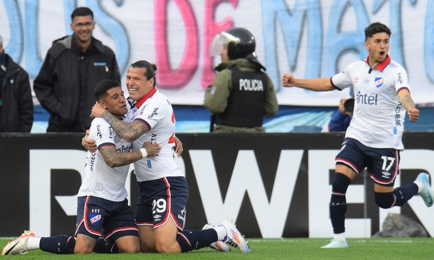 Nacional volvió a festejar ante Peñarol y el campeonato se puso al rojo vivo