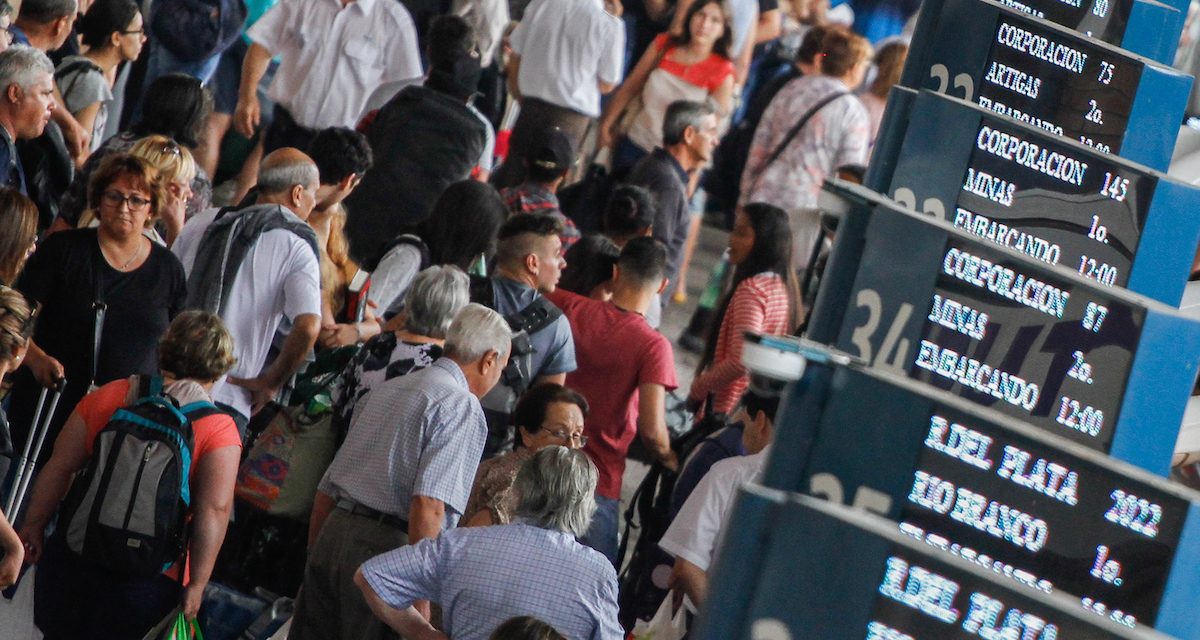 Se espera «un 20% más de movimiento» en la terminal Tres Cruces este fin de semana, dijo jefe de la Torre de Control