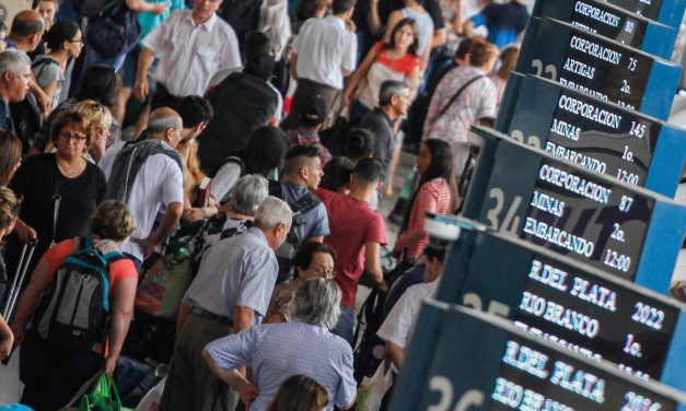 Se espera «un 20% más de movimiento» en la terminal Tres Cruces este fin de semana, dijo jefe de la Torre de Control