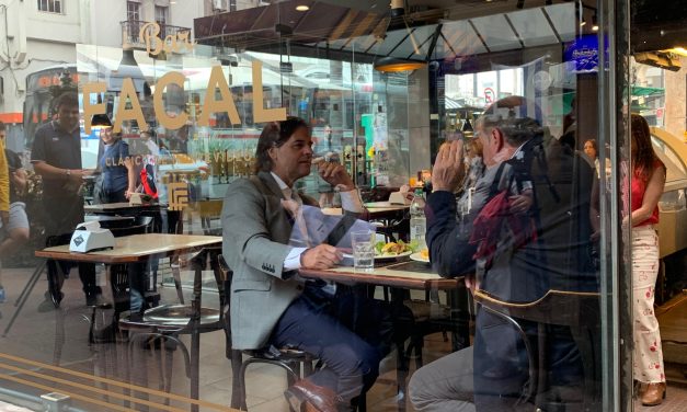 Delgado almorzó con Lacalle Pou en un bar del centro de Montevideo, ¿Qué comieron?