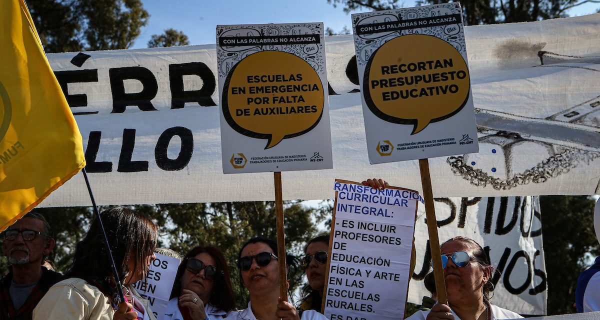 Continua el paro de Fenapes con una movilización del Pit-Cnt junto a los gremios de la Educación