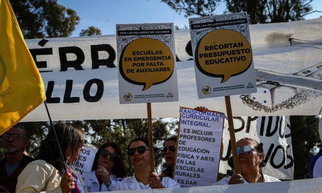 Continua el paro de Fenapes con una movilización del Pit-Cnt junto a los gremios de la Educación