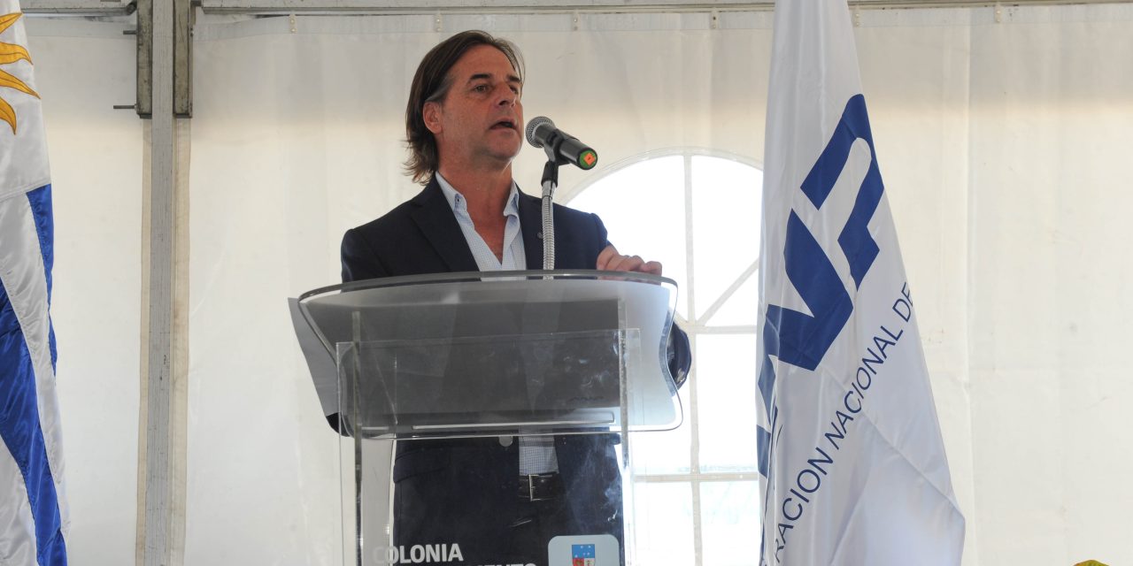 Lacalle Pou inauguró obras en el puerto de Colonia y visitó predio de futura sede de la Udelar