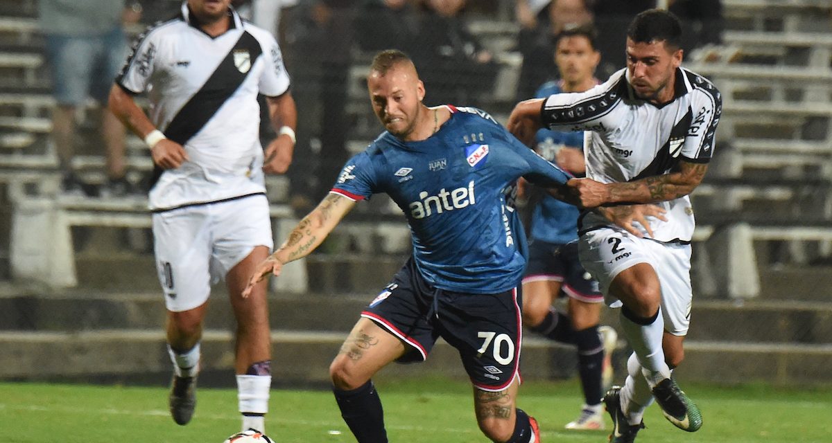 Nacional no pudo con un duro Danubio y le dejó servido en bandeja el Uruguayo a Peñarol