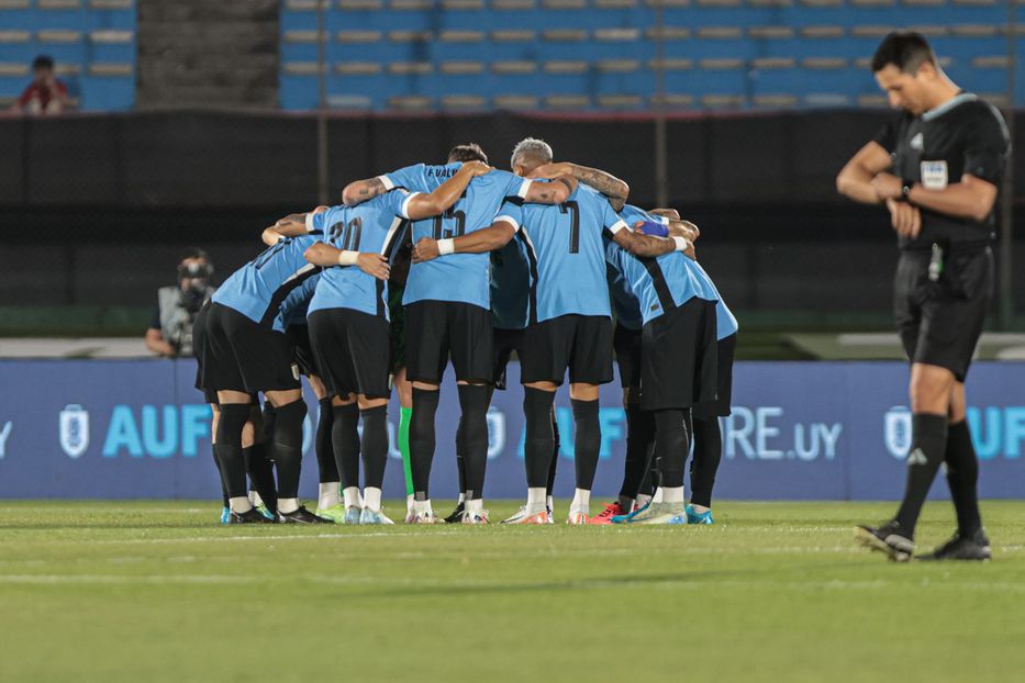 Este martes juega Uruguay en Bahía ante Brasil. Transmite 970 Universal con Kesman y Faría