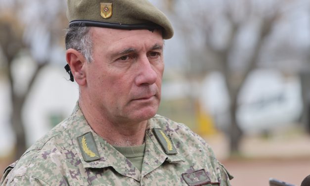 “El día que no haya un casco azul en Goma, el desastre humanitario va a ser monstruoso”, dijo Comandante en Jefe del Ejército