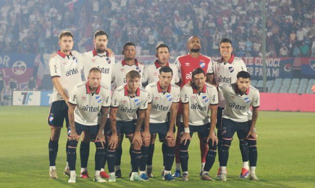 Nacional supercampeón uruguayo superando otra vez a Peñarol