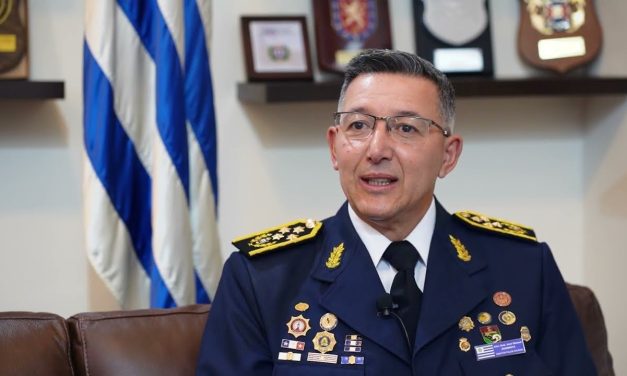 Interior: José Azambuya, continuará en su cargo como director de la Policía Nacional, una vez que asuma el gobierno de Yamandú Orsi