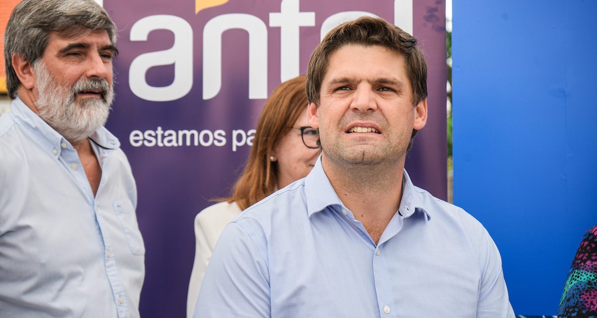 Candidato a intendente de Durazno propone comprar silos “abandonados”, para hacer “la plaza techada más grande del interior”