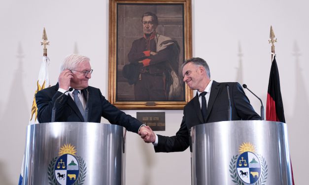 En su primer día como mandatario, Orsi se reunió con el presidente de Alemania
