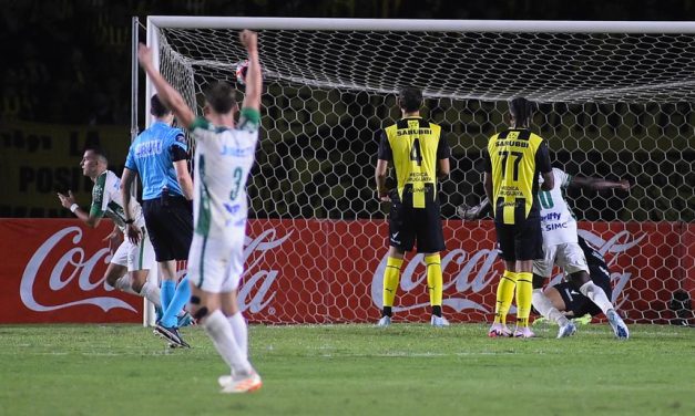 Peñarol recibió otro golpazo en Colonia y se olvida del Apertura