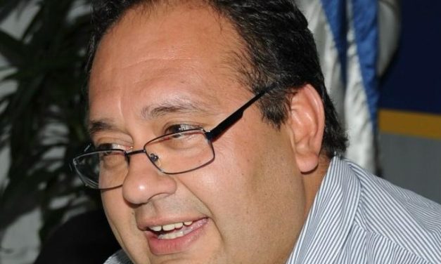 “Una persona vinculada al narcotráfico” y otros delitos, “está al lado del intendente”: “Es una pésima señal”, dijo candidato a intendente de Paysandú por el FA