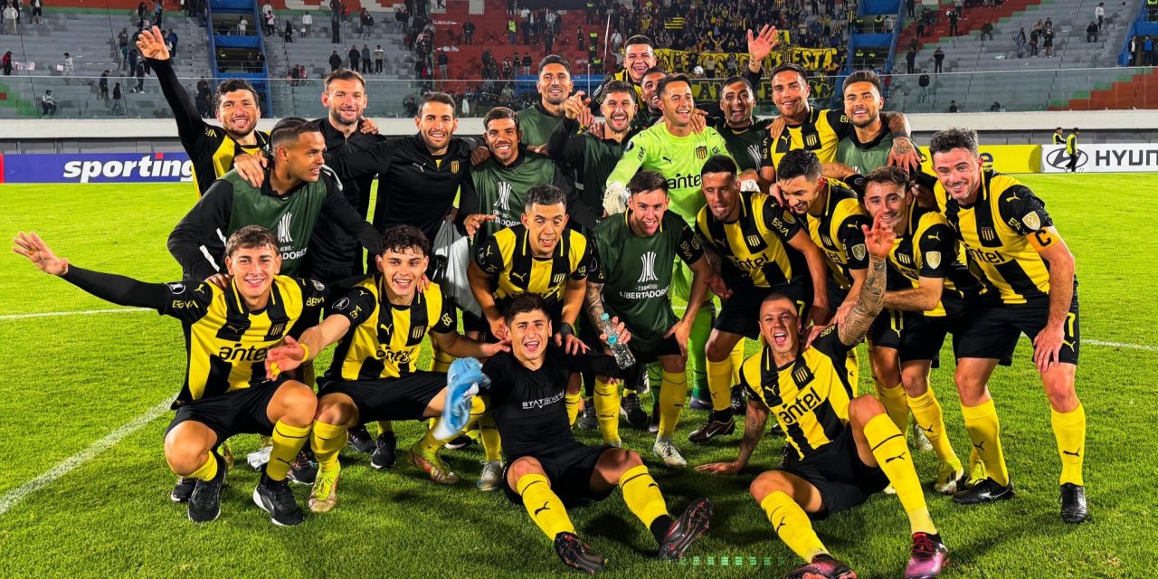 Peñarol goleó en Cochabamba y se acercó a octavos de Libertadores