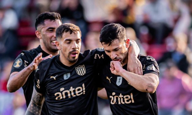 Peñarol superó a River en el Prado y ya son 15 sin caídas