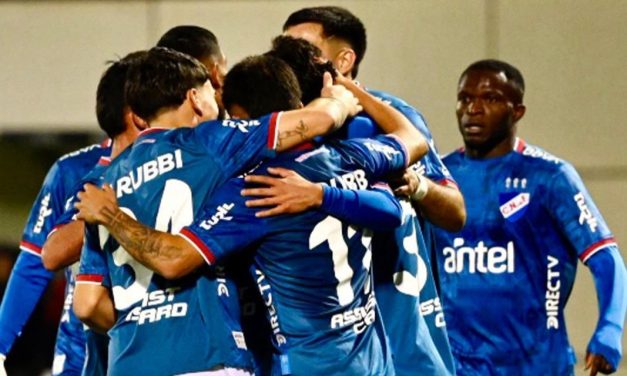 Nacional goleó a Paysandú con dobletes de Maxi Gómez y Dos Santos