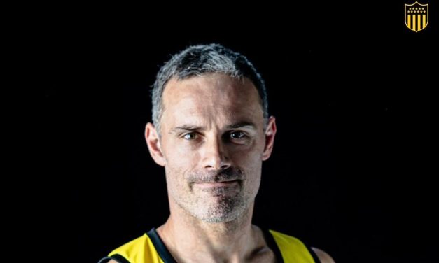Federico Bavosi: “Estoy disfrutando mucho. Me pone muy contento el desafío en Peñarol. Los que saben de básquetbol entienden mi fichaje.”
