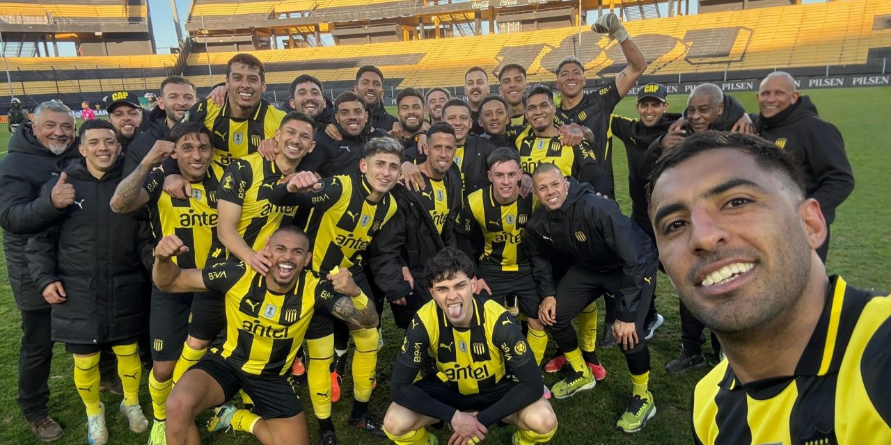 Peñarol pisó a Nacional en el Campeón del Siglo y va por todo