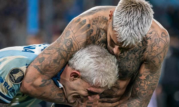 Con un penal muy polémico Racing eliminó a Peñarol de Libertadores