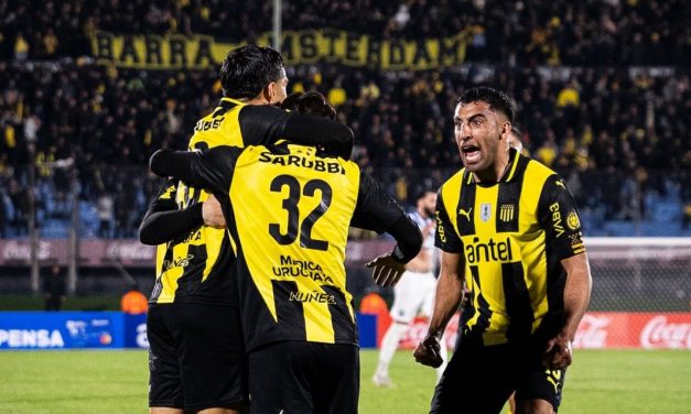 Peñarol regaló un tiempo, remontó y manda en el Clausura