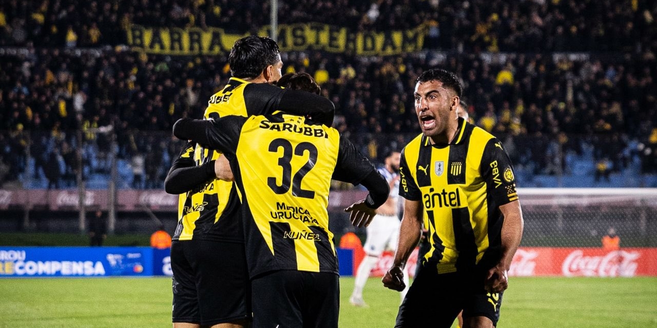 Peñarol regaló un tiempo, remontó y manda en el Clausura