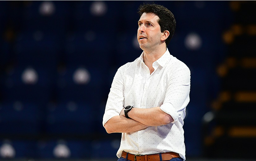 Leonardo Zylbersztein: “Vemos y analizamos una liga muy pareja. Nosotros queremos ganar noche a noche, ser competitivos y si se puede meternos entre los 6 mejores.”