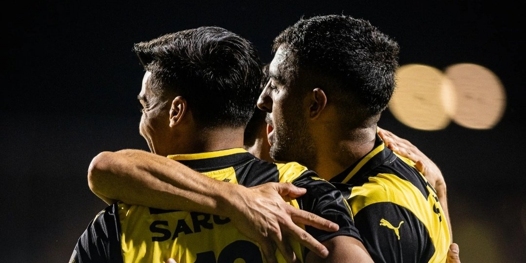 Peñarol dejó sin chances de Tetra a Defensor y jugará la final de la Copa AUF Uruguay